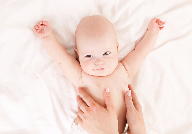 Bé sơ sinh: cách nhận biết qua ngôn ngữ cơ thể của bé